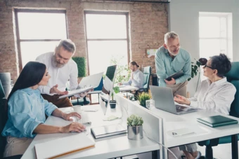 team di persone in ufficio