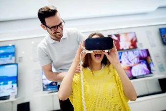 a girl browse online catalog through oculus